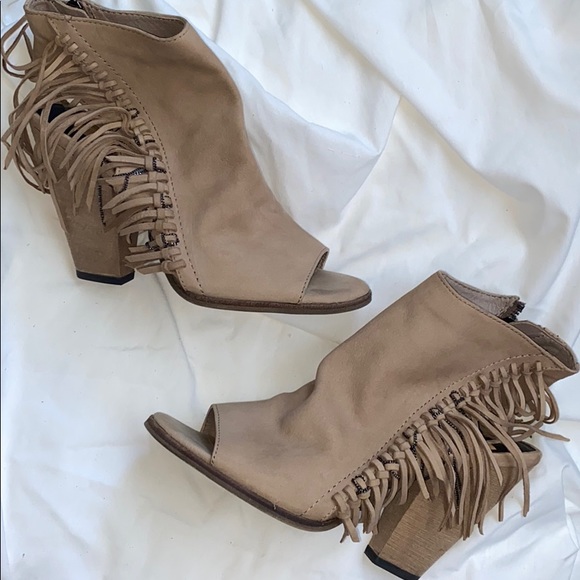 Dolce Vita Shoes - 🌞🌞🌞 DOLCE VITA FRIDGE BOOTIE 🌞🌞🌞